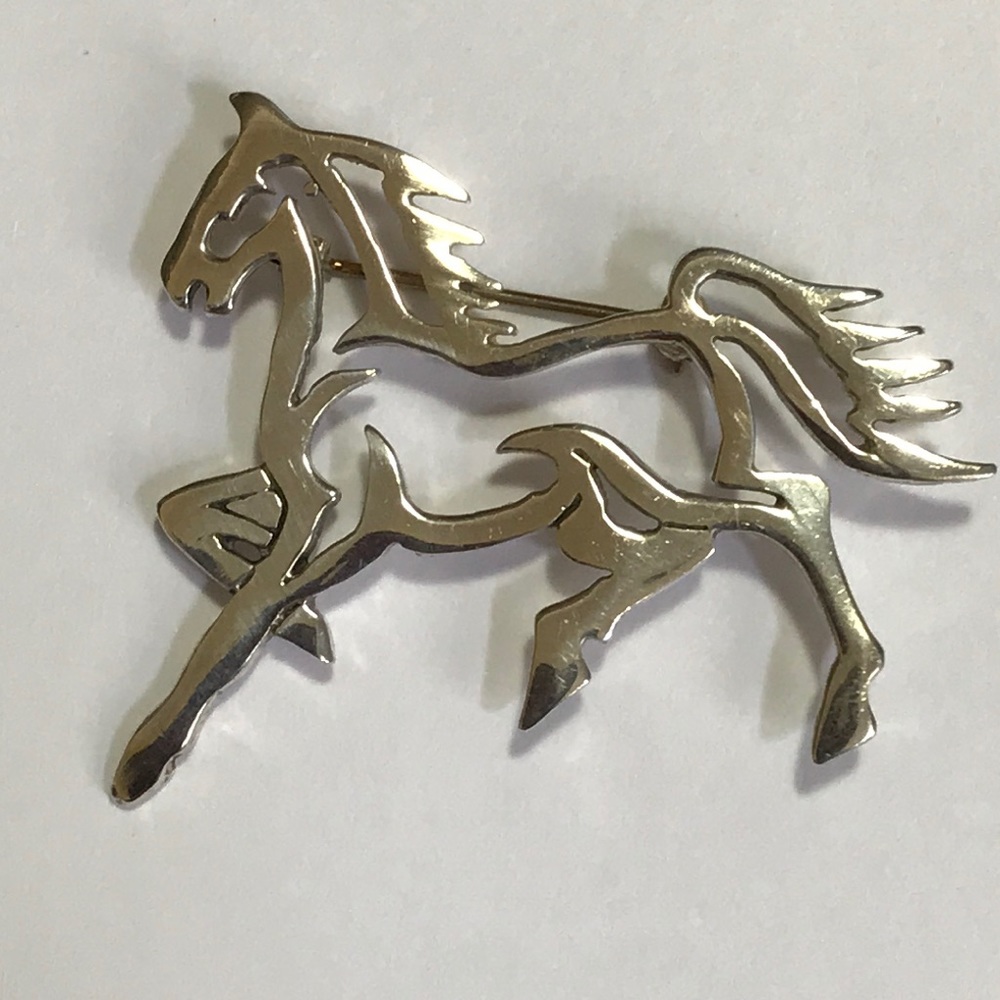 Sterling Silver Beautiful Running Horse Brooch. EUC
